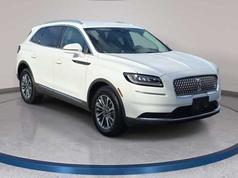 Certified 2023 Lincoln Nautilus AWD w/ Premium Package image 3