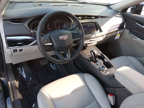 Used 2023 Cadillac XT4 Luxury image 9