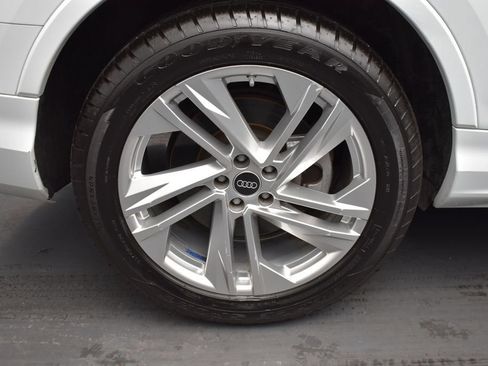 Used 2023 Audi Q7 3.0T Premium Plus AWD/4WD image 16