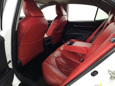 Used 2018 Toyota Camry SE image 26