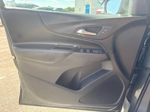 Used 2019 Chevrolet Equinox LT FWD image 12