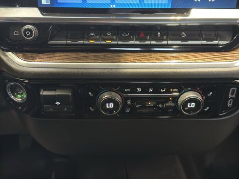 Used 2025 Chevrolet Silverado 1500 RST w/ Z71 Off-Road Package image 32