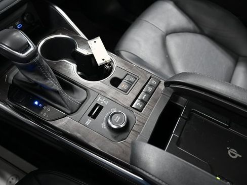 Used 2022 Toyota Highlander Platinum image 21