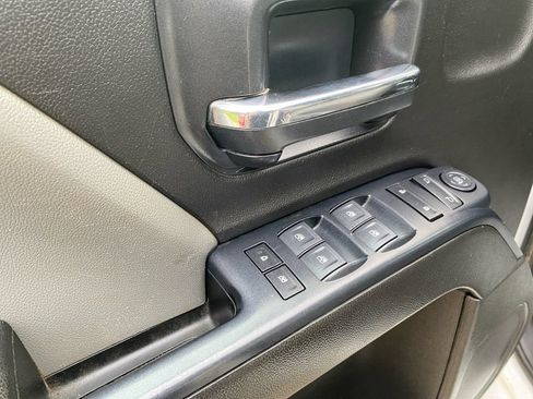 Used 2018 Chevrolet Silverado 1500 Custom w/ Custom Value Package AWD/4WD image 23