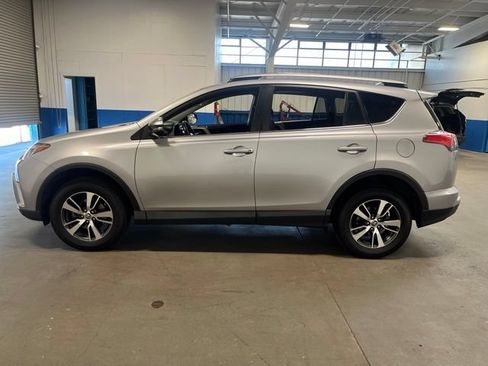 Used 2016 Toyota RAV4 XLE FWD image 6