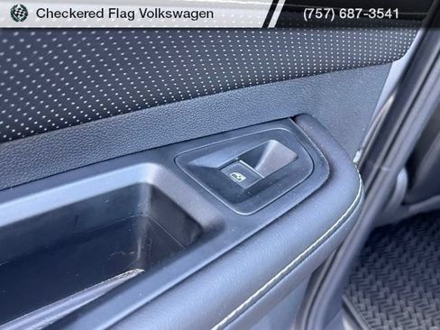 Used 2024 Volkswagen Atlas Cross Sport SEL Premium R-Line AWD/4WD image 27