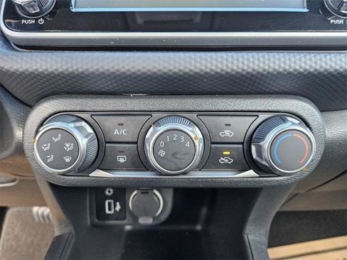 Certified 2025 Nissan Kicks Play S image 22