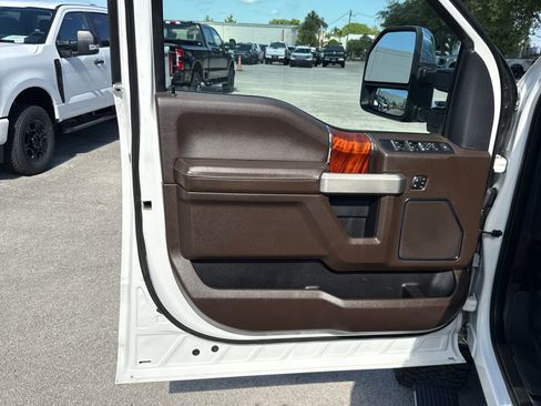 Used 2022 Ford F350 King Ranch w/ King Ranch Ultimate Package AWD/4WD image 14