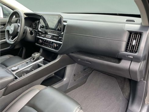 Used 2025 Nissan Pathfinder SL w/ SL Premium Package AWD/4WD image 21