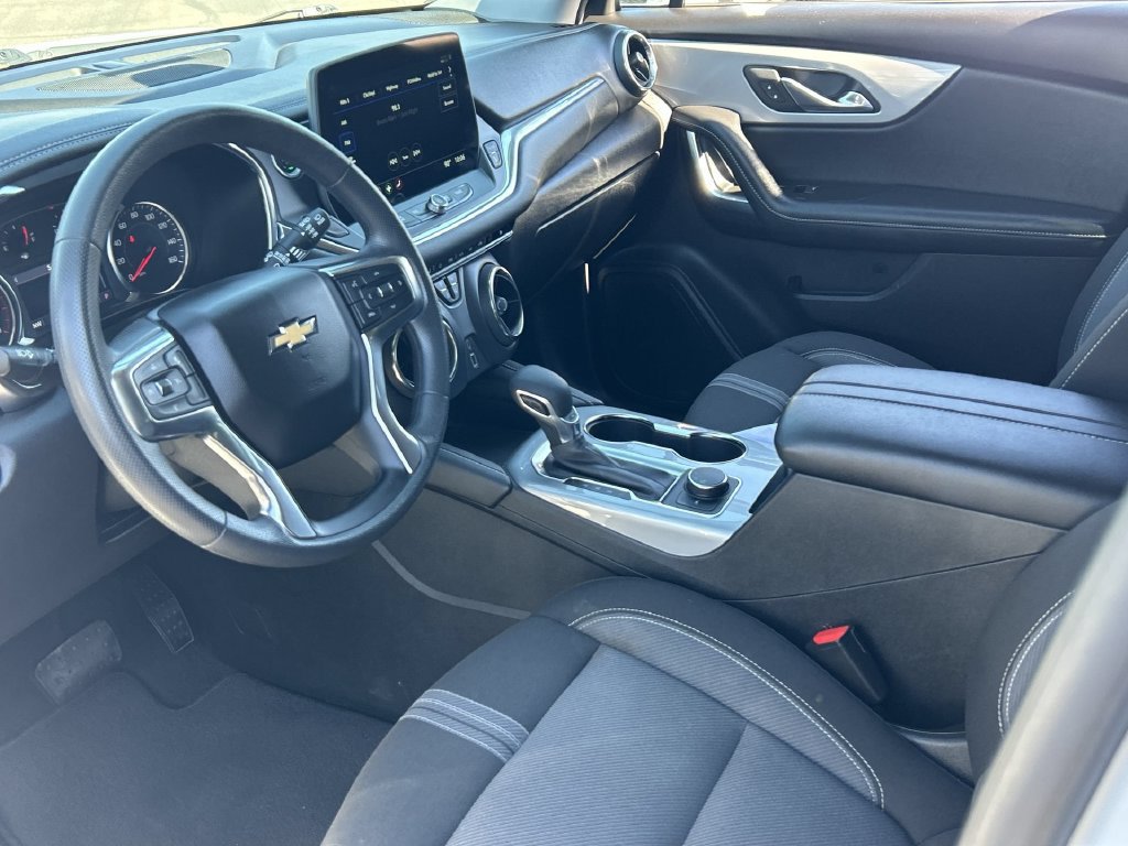 Used 2025 Chevrolet Blazer LT FWD image 6