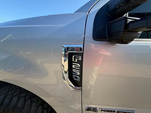 Used 2019 Ford F250 XL w/ STX Appearance Package AWD/4WD image 10