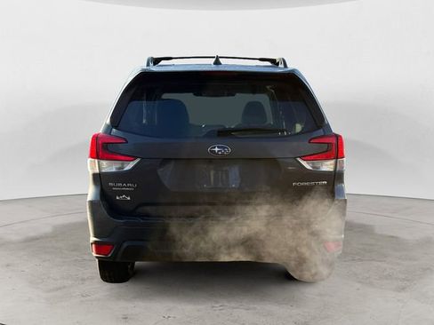 Used 2022 Subaru Forester Premium image 4