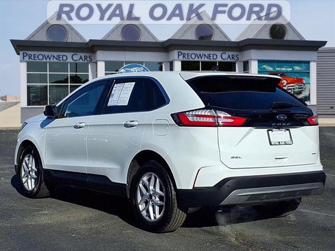 Used 2024 Ford Edge SEL image 2