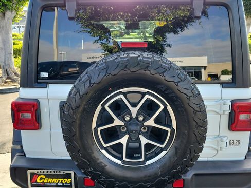 Used 2024 Jeep Wrangler Unlimited Rubicon AWD/4WD image 20
