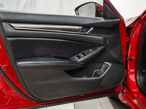 Used 2018 Honda Accord Sport image 32