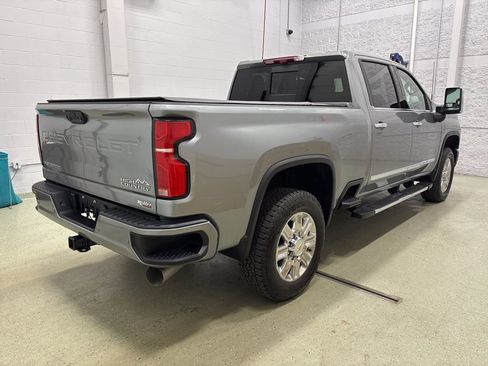 Used 2024 Chevrolet Silverado 3500 High Country w/ High Country Premium Package image 4