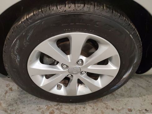 Used 2013 Kia Rio EX image 28