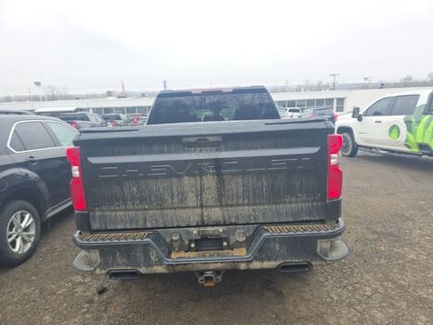 Used 2021 Chevrolet Silverado 1500 Custom Trail Boss w/ Midnight Edition image 8