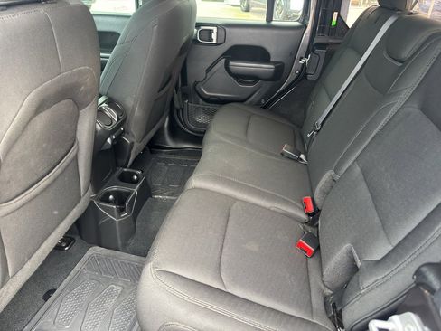 Used 2022 Jeep Wrangler Unlimited Sport image 6