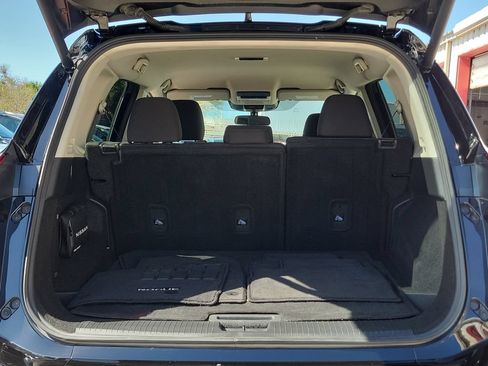 Certified 2025 Nissan Rogue SV FWD image 16