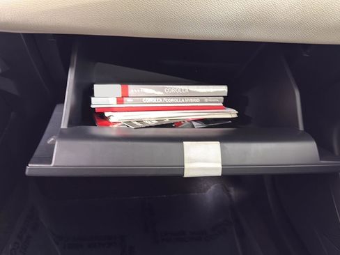 Used 2024 Toyota Corolla LE image 37