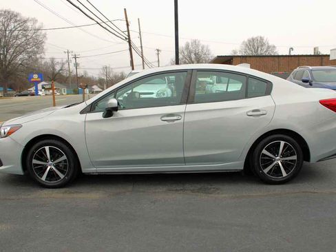 Used 2021 Subaru Impreza Premium image 2