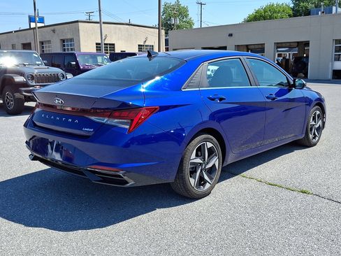 Used 2022 Hyundai Elantra Limited FWD image 7