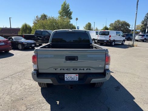 Used 2023 Toyota Tacoma TRD Off-Road w/ Technology Package AWD/4WD image 4