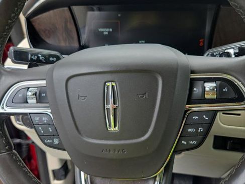 Used 2019 Lincoln Navigator Reserve image 22