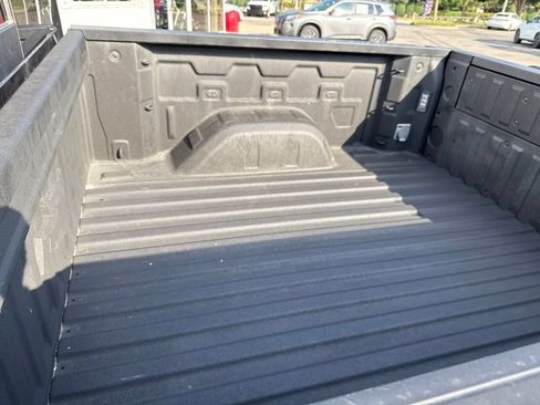 Used 2022 Chevrolet Silverado 1500 LT Trail Boss w/ LT Trail Boss Premium Package AWD/4WD image 9