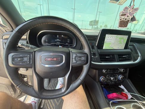Used 2023 GMC Yukon AT4 w/ AT4 Premium Package AWD/4WD image 11