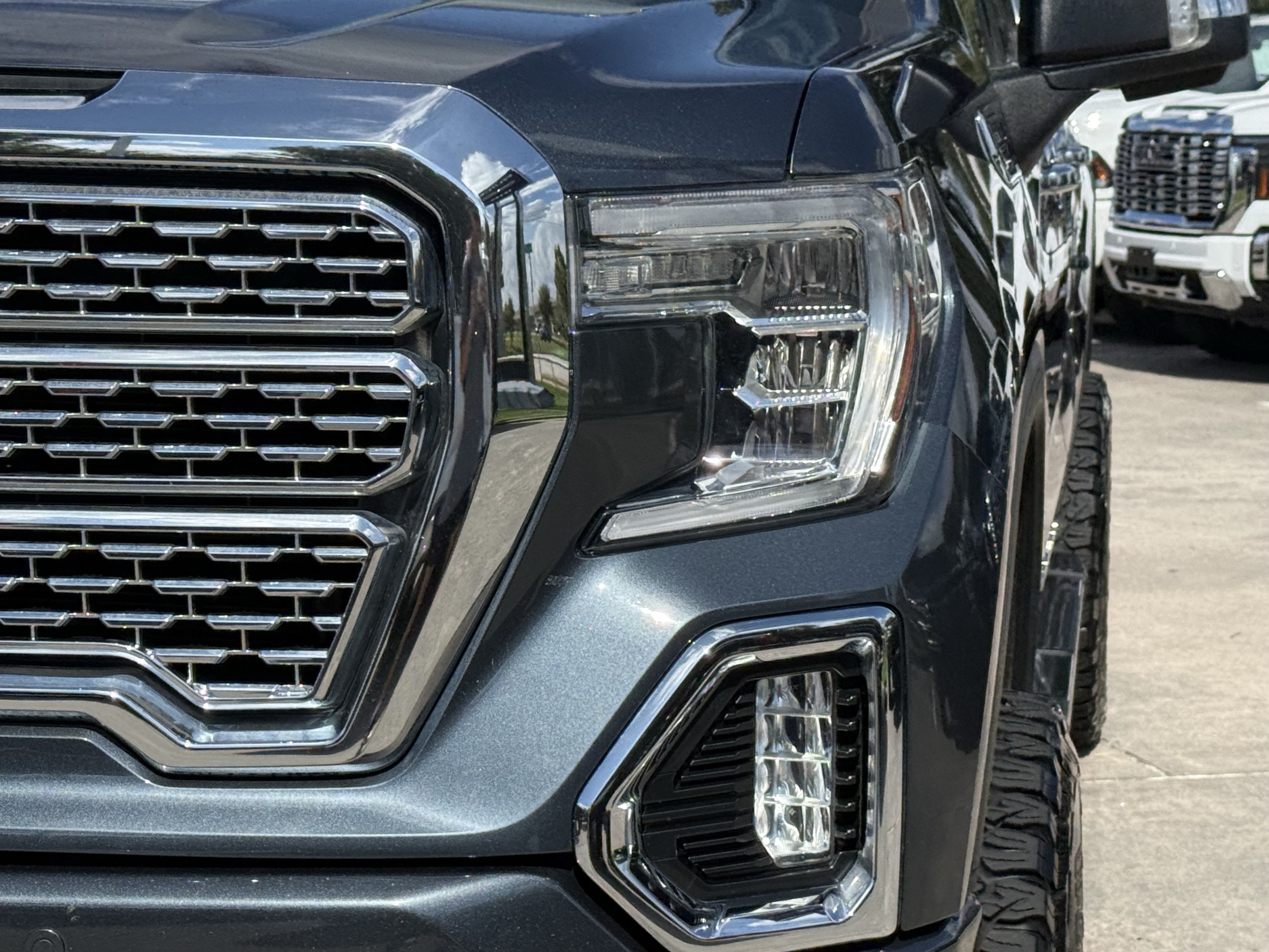 Used 2019 GMC Sierra 1500 Denali w/ Technology Package AWD/4WD image 10