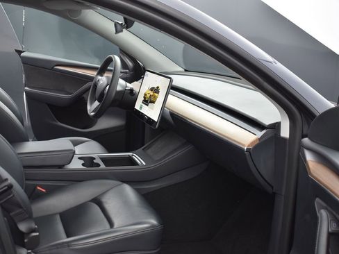 Used 2023 Tesla Model Y Long Range image 26