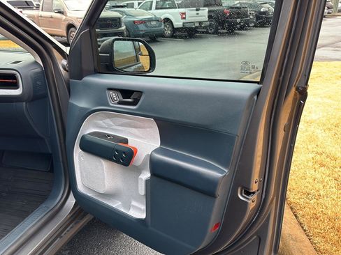 Used 2022 Ford Maverick XLT image 12