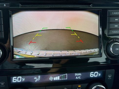 Used 2021 Nissan Rogue Sport SV image 19