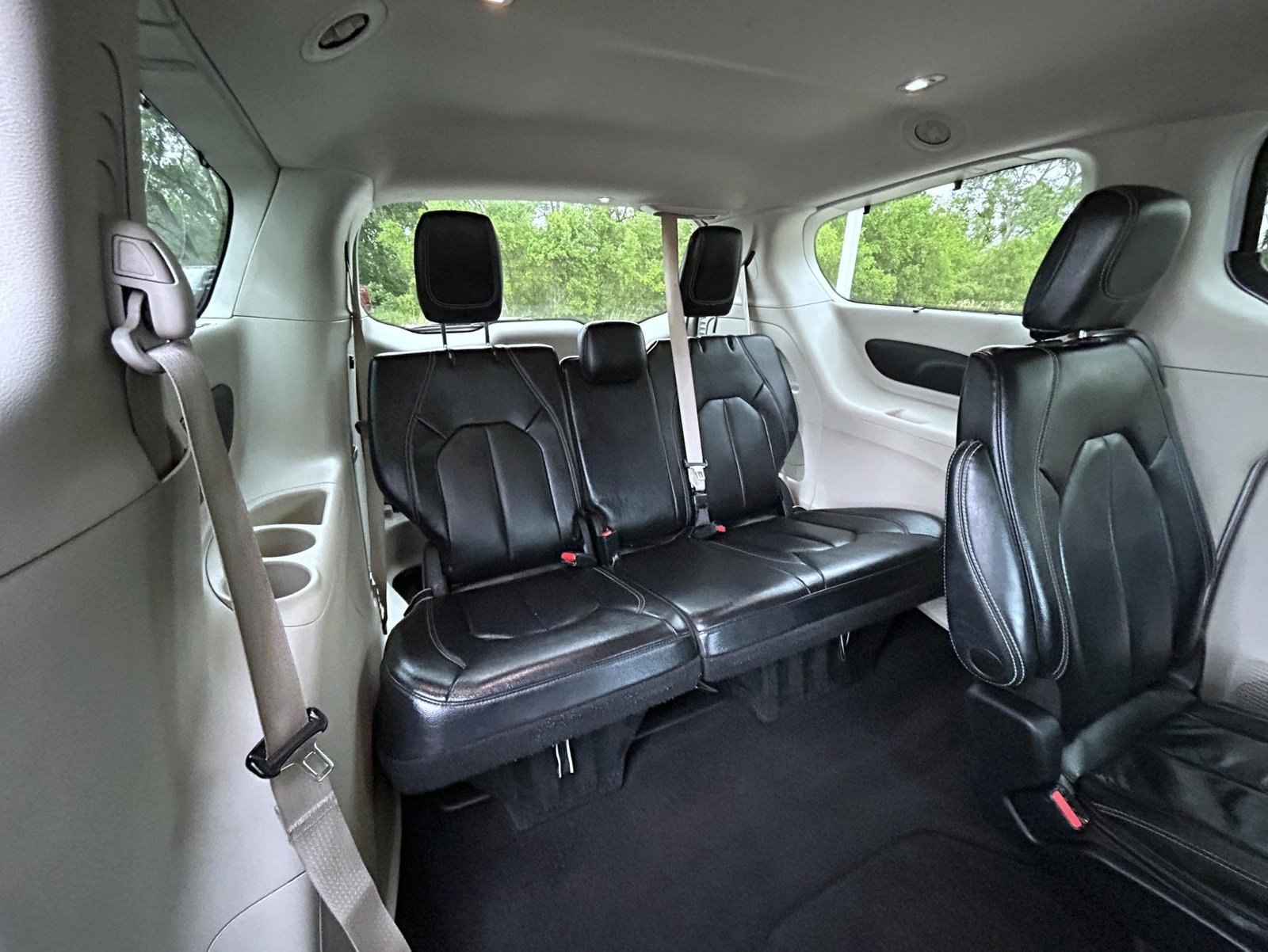 Used 2022 Chrysler Pacifica Touring-L FWD image 18