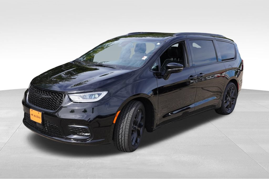 Used 2025 Chrysler Pacifica Limited FWD image 11