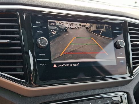 Certified 2023 Volkswagen Atlas SEL R-Line AWD/4WD image 19