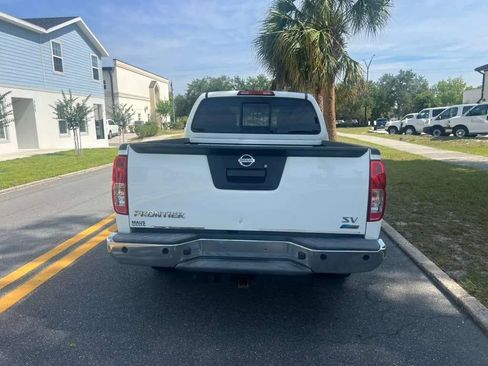 Used 2019 Nissan Frontier SV RWD image 5