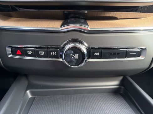 New 2026 Volvo XC60 B5 Ultra w/ Climate Package image 26