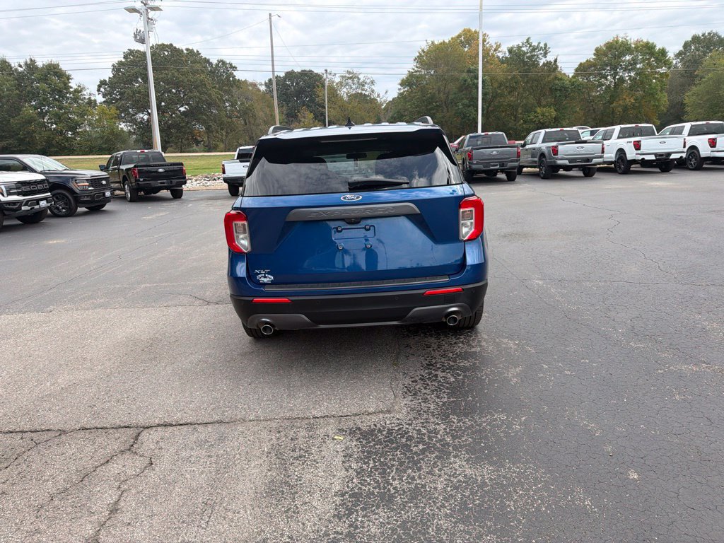 Used 2022 Ford Explorer XLT w/ Equipment Group 202A RWD image 4