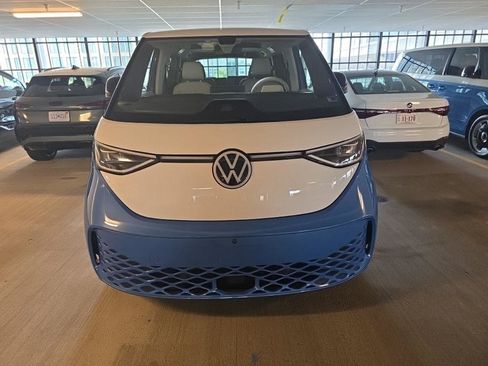 Used 2025 Volkswagen ID. Buzz 1st Edition AWD/4WD image 9