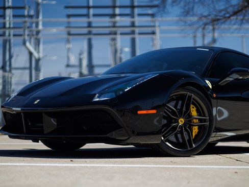 Used 2017 Ferrari 488 GTB image 15