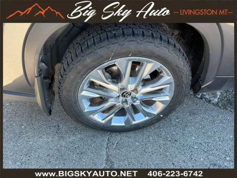 Used 2021 Toyota Highlander Limited AWD/4WD image 9