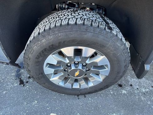 Used 2025 Chevrolet Silverado 2500 LT image 11