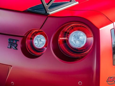 Used 2020 Nissan GT-R Premium w/ Premium Interior Package image 59