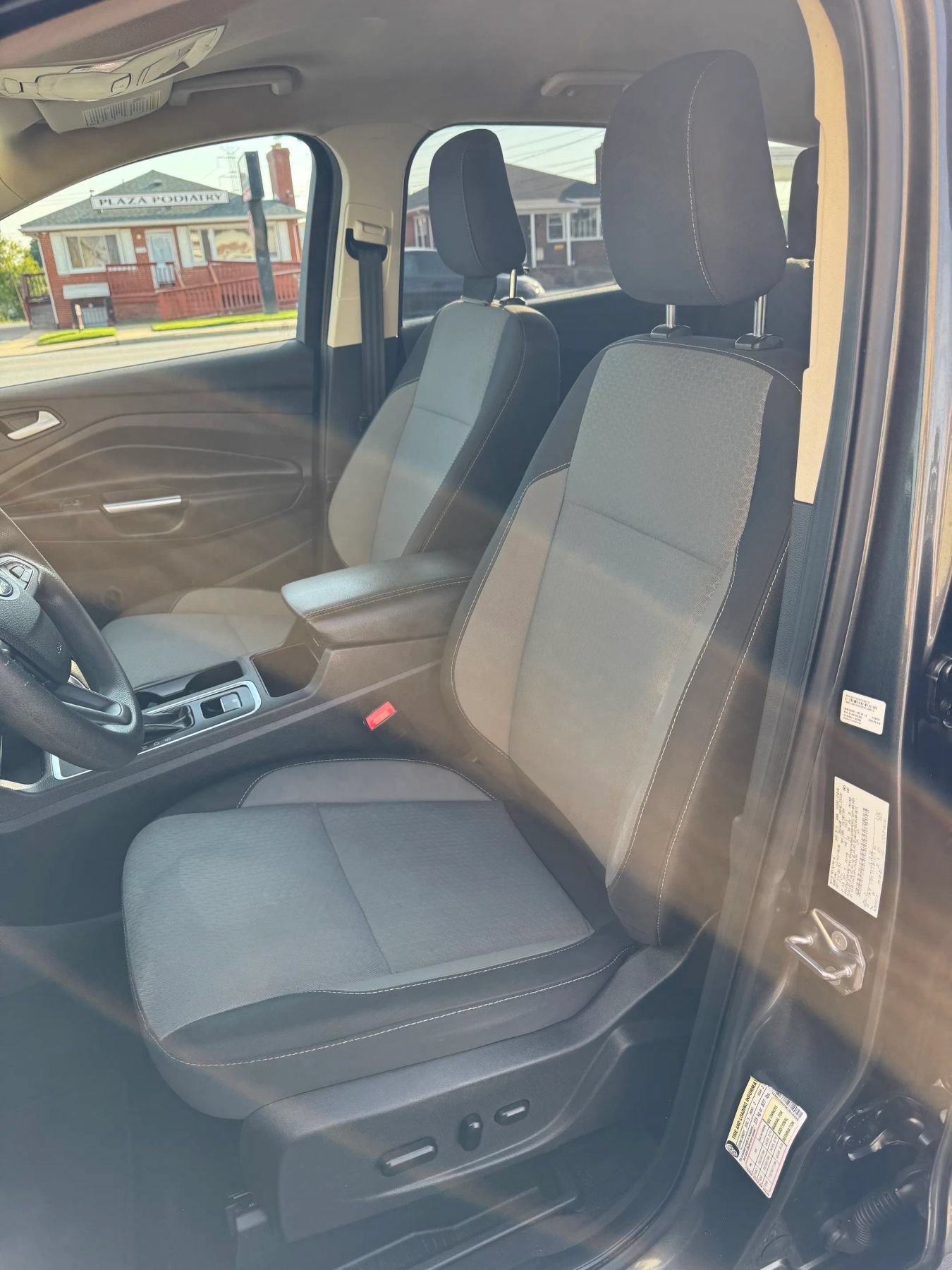 Used 2019 Ford Escape SE AWD/4WD image 9