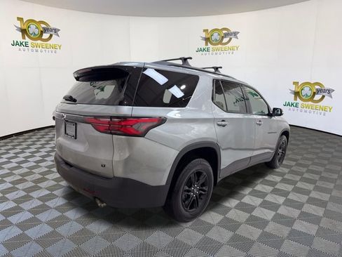 Used 2023 Chevrolet Traverse LT FWD image 13