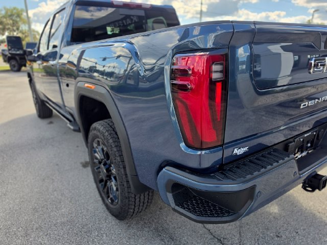 Used 2024 Chevrolet Silverado 2500 LTZ w/ LTZ Plus Package AWD/4WD image 15