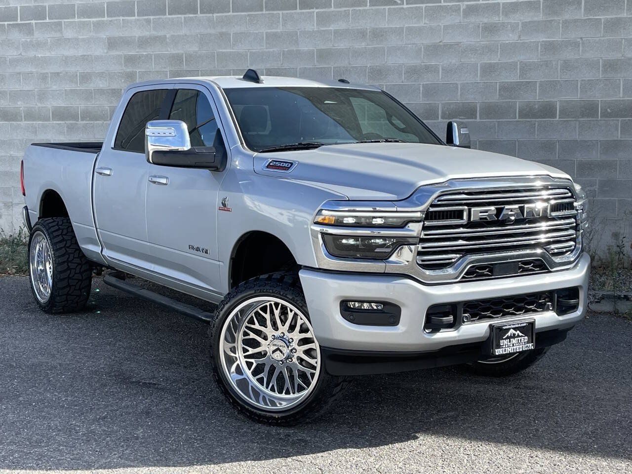 Used 2026 RAM 2500 Laramie AWD/4WD image 1